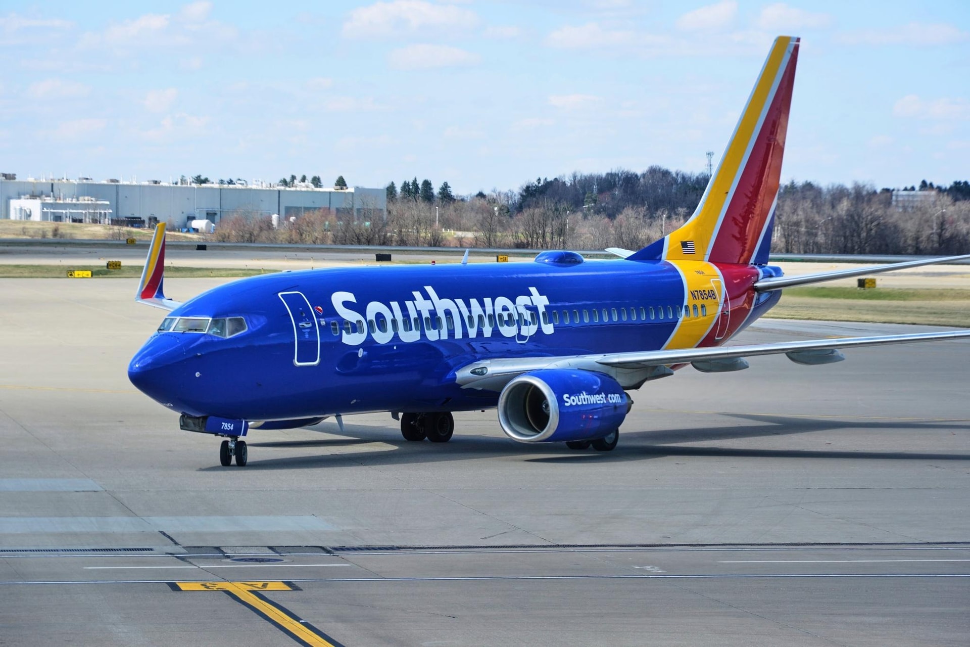 southwest-airlines-plane-pull-ga.jpg