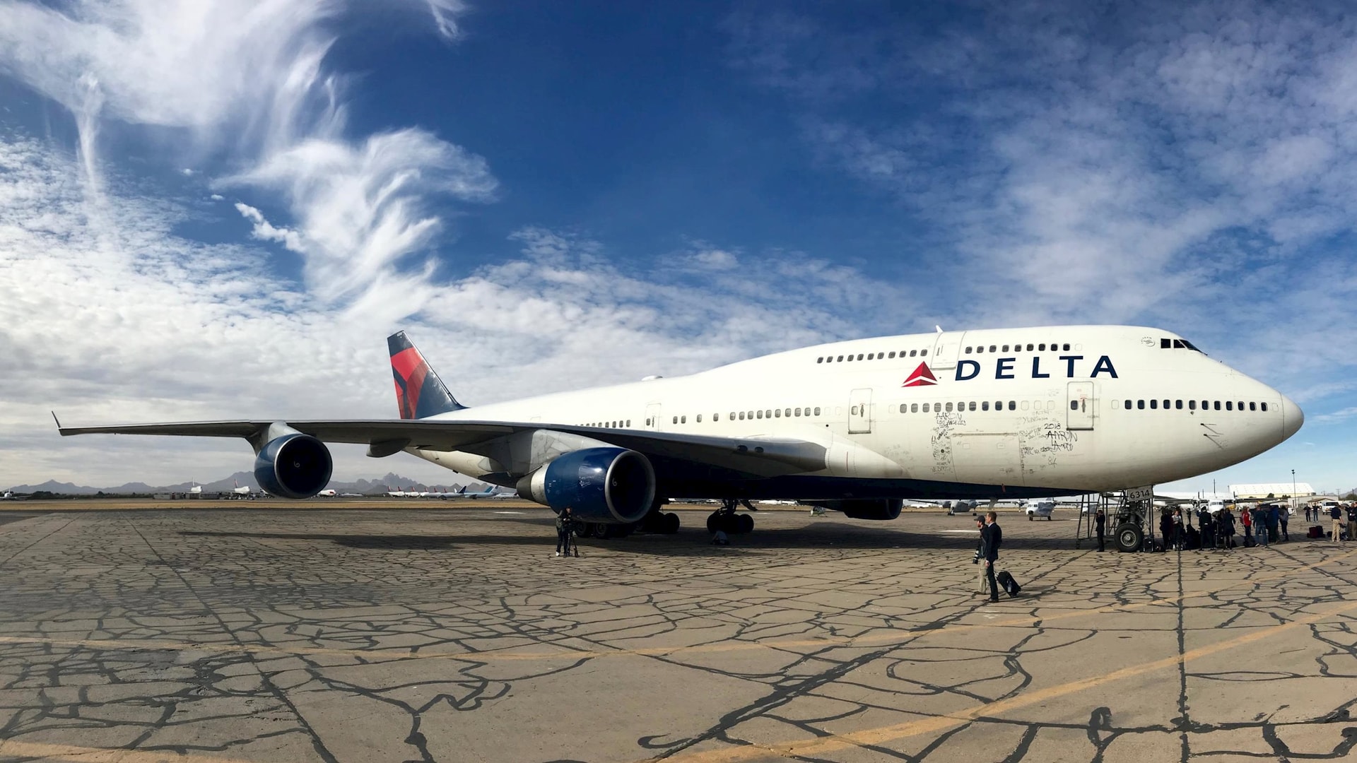 180105143804-delta-boeing-747-plane.jpg
