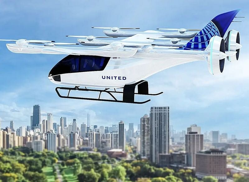 Một chiếc Embraer Eve mang logo của United.