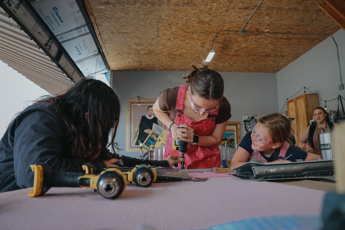 habitat-girlsworktogether.jpg