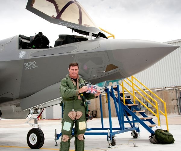 2012: F-35 đầu tiên được giao cho Anh Quốc