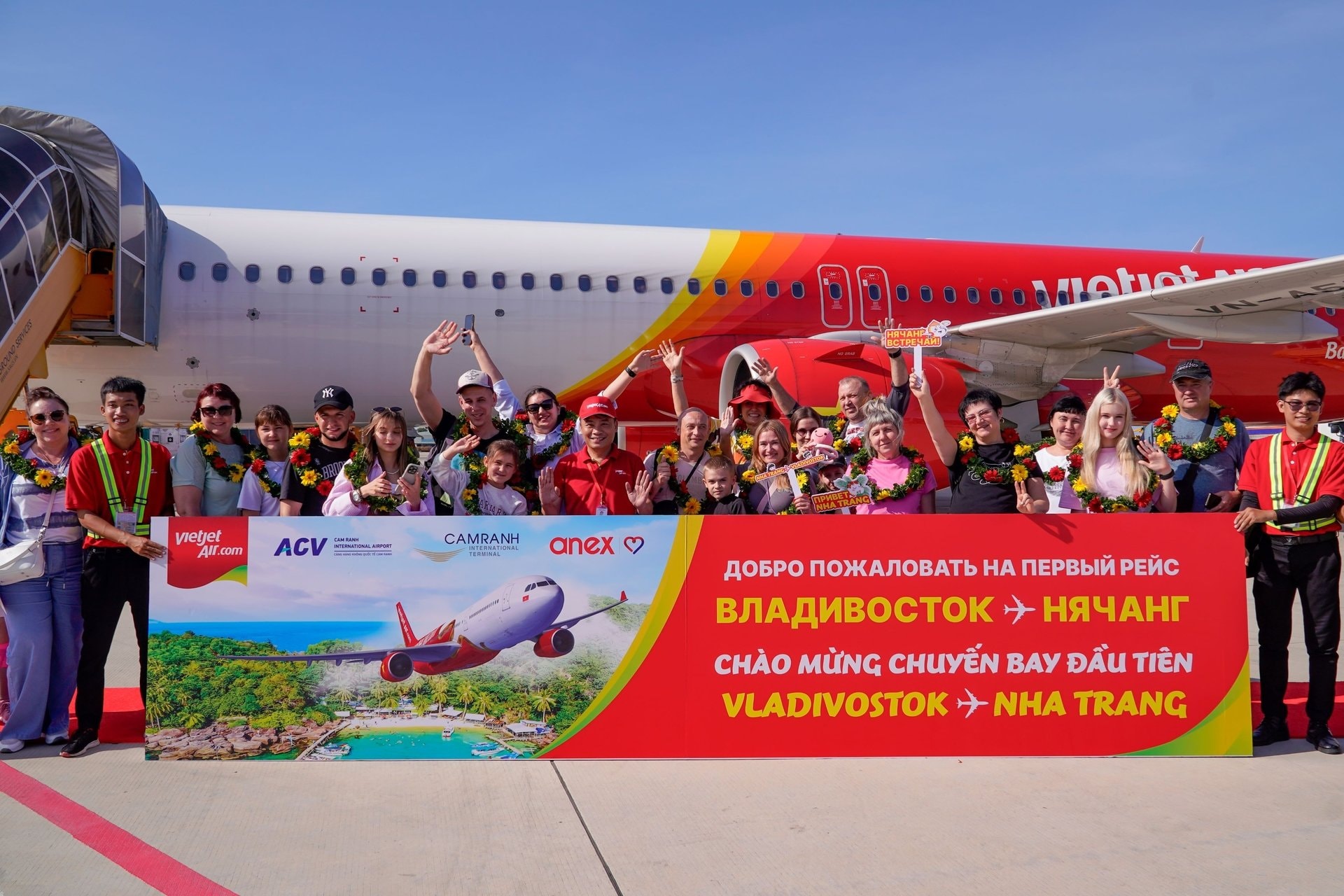 Vietjet khai trương các chuyến bay đầu tiên từ Vladivostok và Khabarovsk đến Nha Trang hồi cuối tháng 6 vừa qua. Ảnh: VJ.