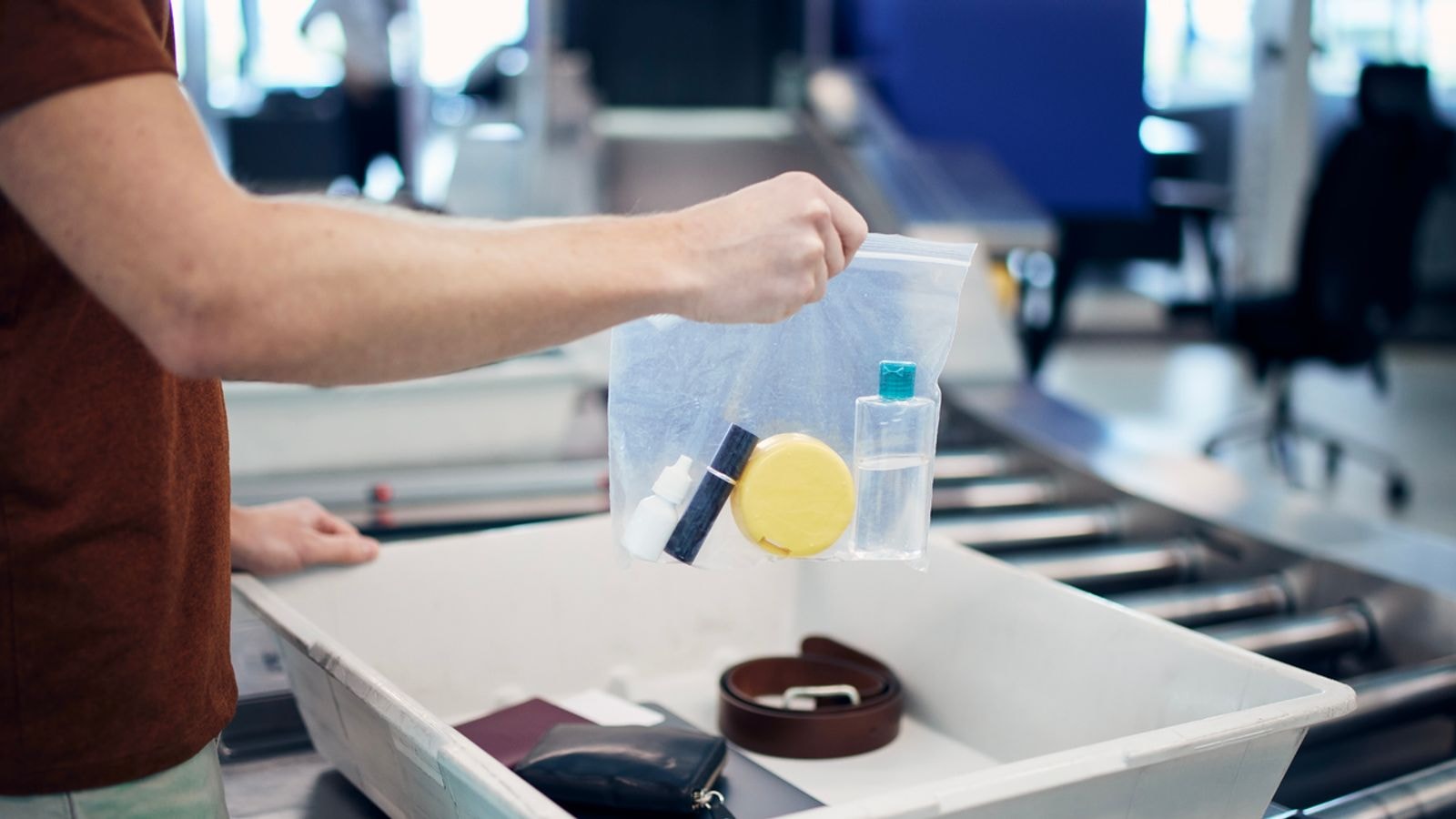 skynews-airport-security-liquids_6509631.jpg