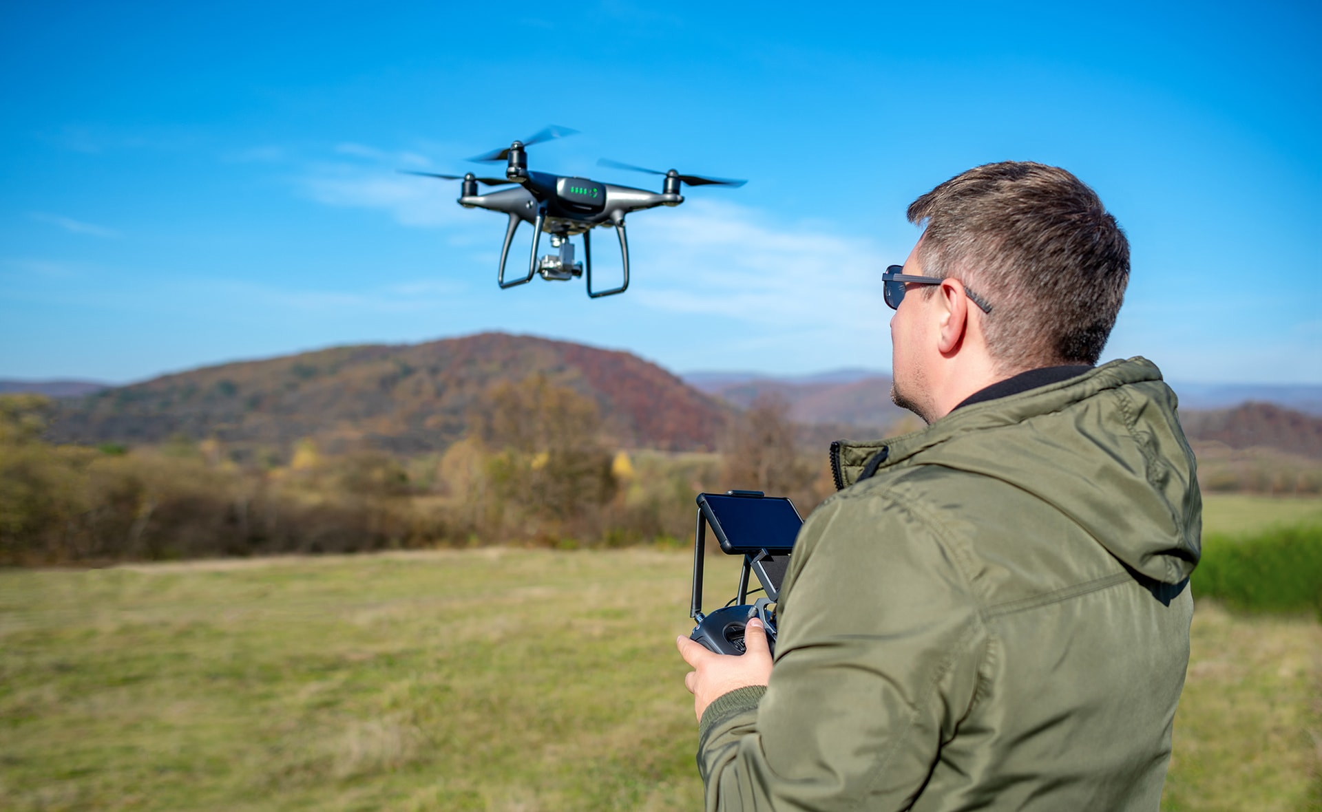 communications-between-the-drone-and-controller.jpg