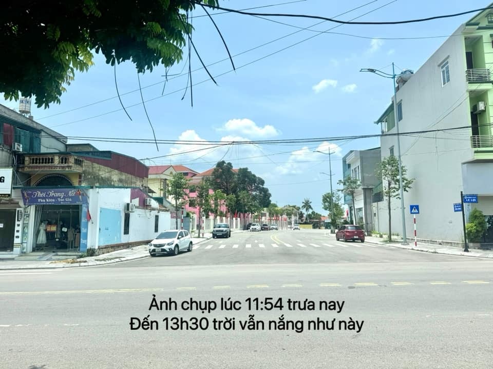 Ảnh chụp lúc 11:54 ngày 19/7 ở Hạ Long. 