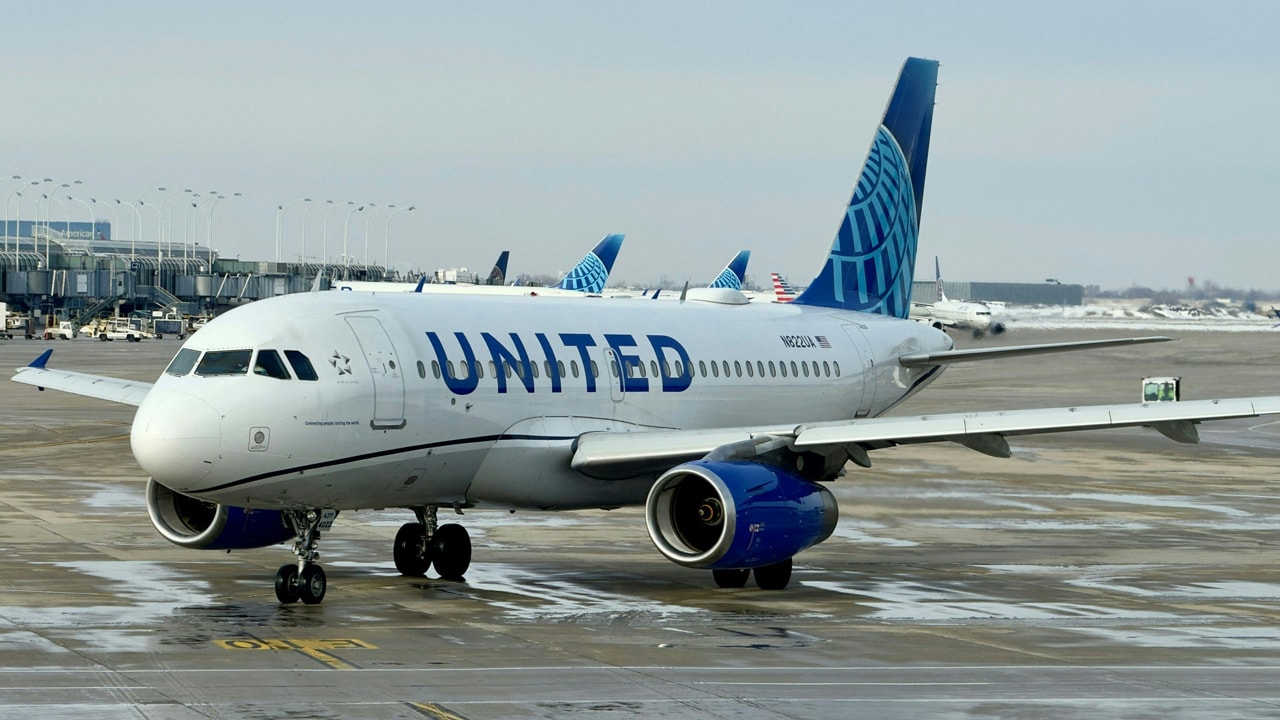 united_a319.jpg