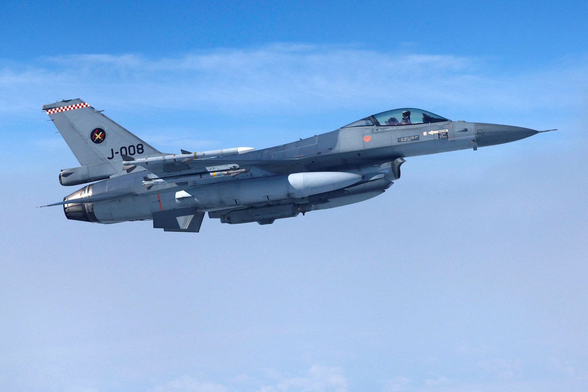 230828122505-01-ukraine-f16-fighter-planes-intl.jpg
