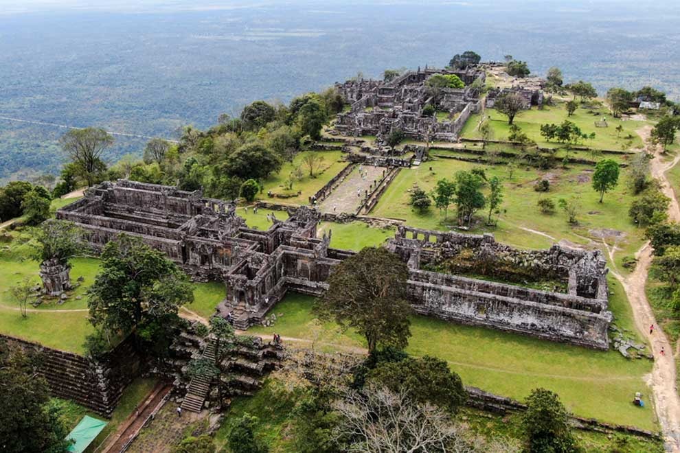 a_birds_eye_view_of_preah_vihear_temple_in_april._yousos_apdoulrashim.jpg