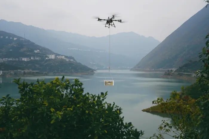 UAV vận chuyển cam vùng núi Hồ Bắc