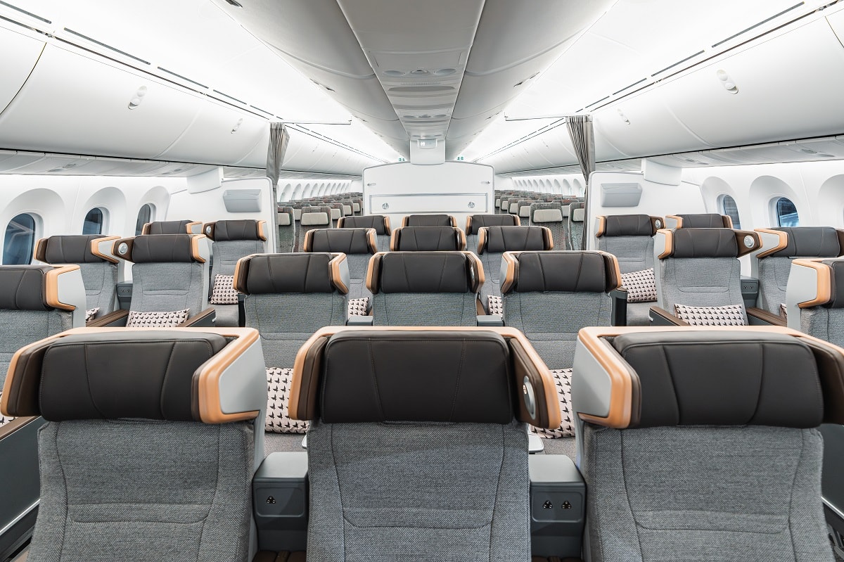 789-premium-economy-class-01_tcm55-94032(1).jpg