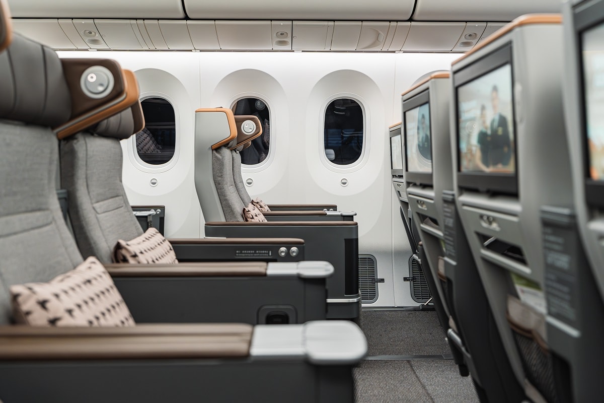 789-premium-economy-class-03_tcm55-94034(2).jpg