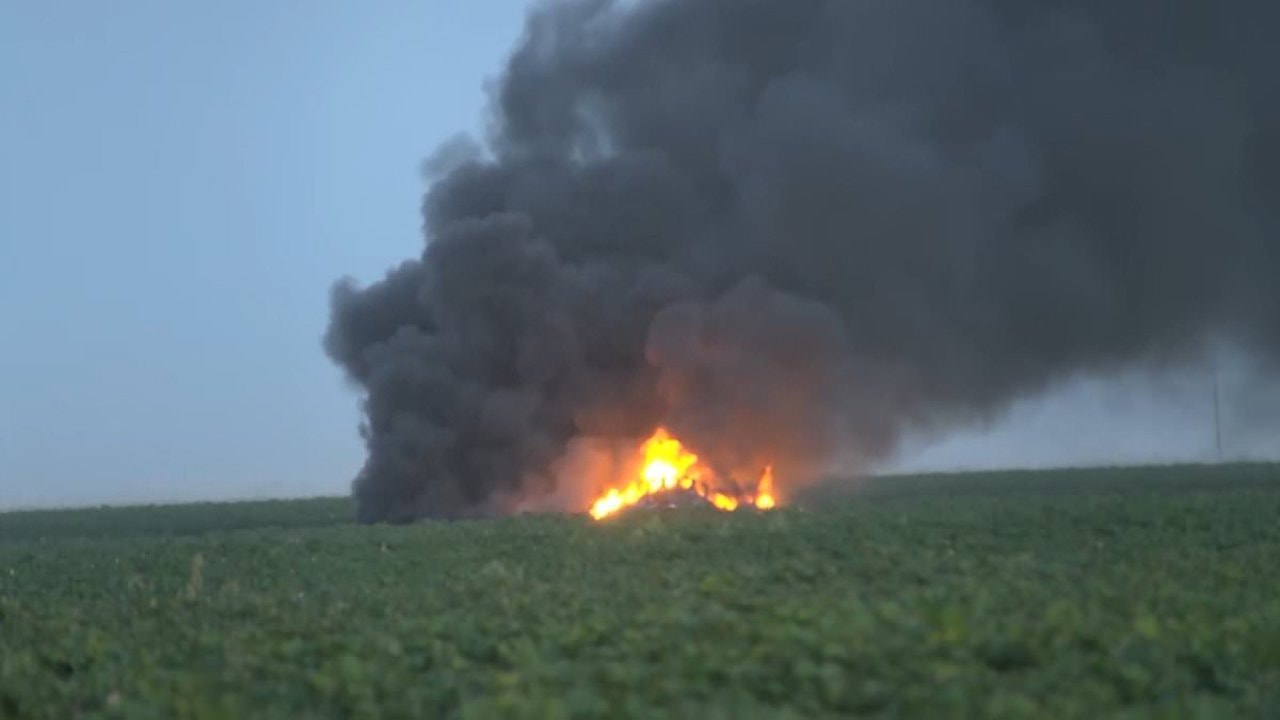 f35-fighter-jet-crashes-into-california-field-near-naval-air-station-1753936207.jpg