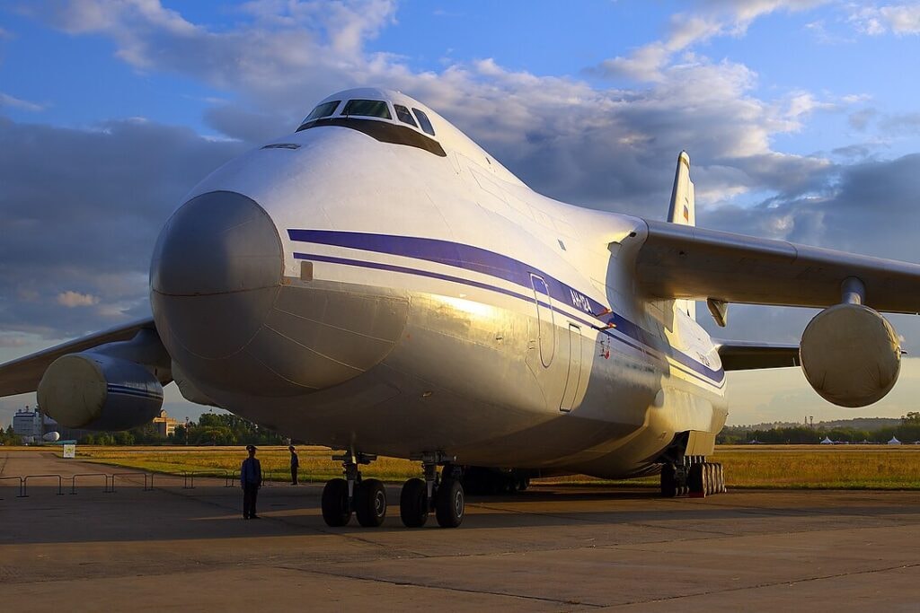 Airliners - Antonov 124