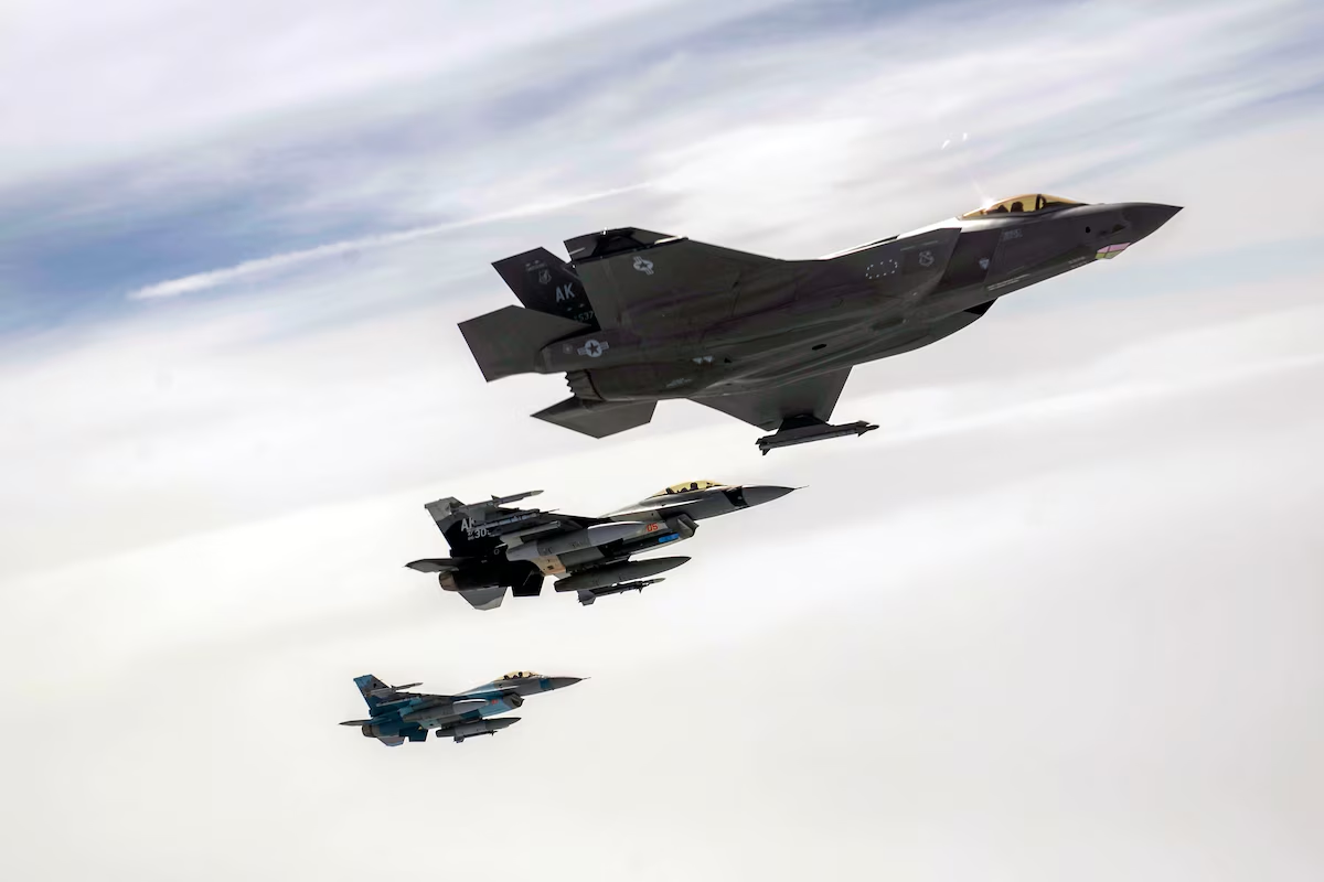 may bay F-35 My 6