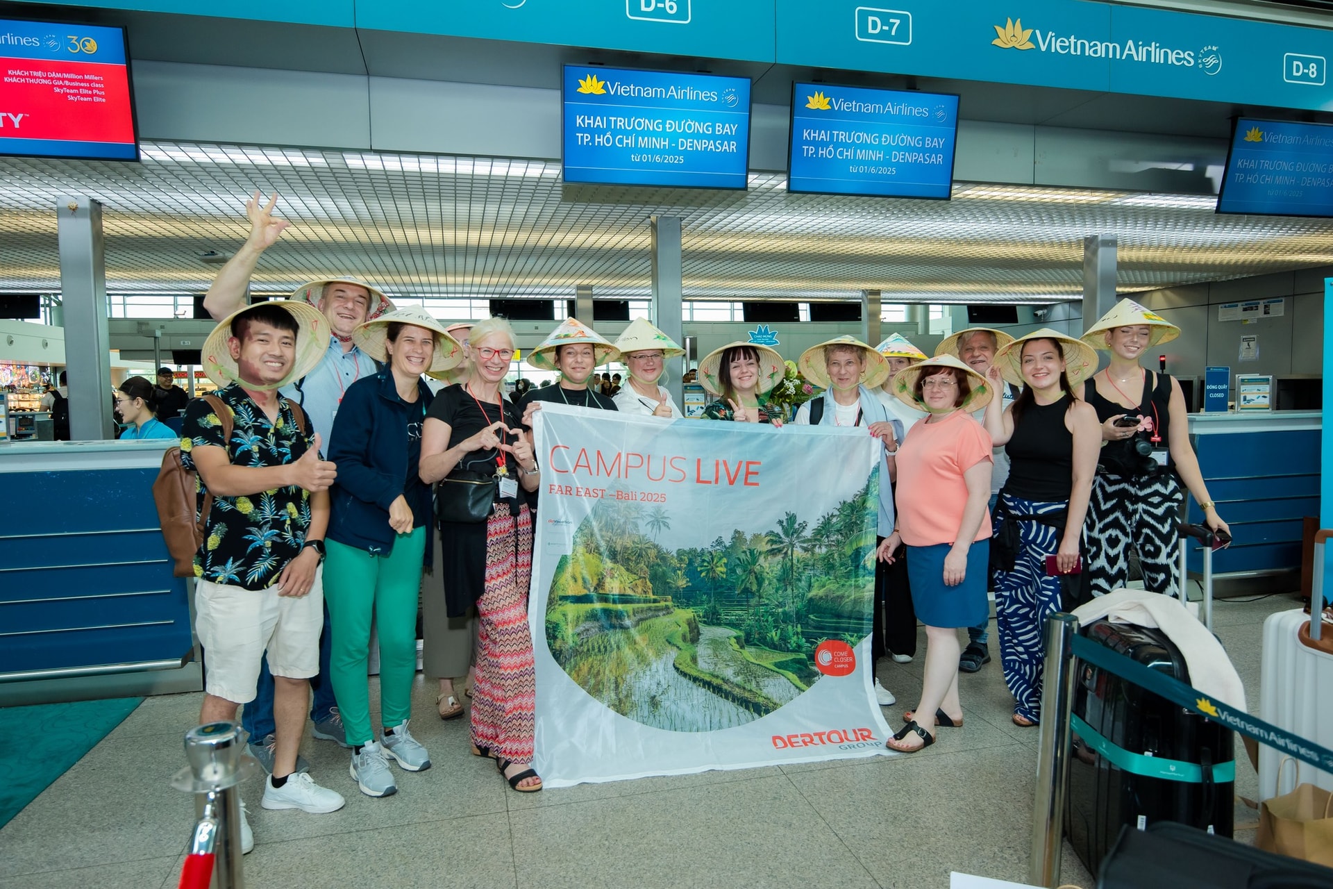 khach-quoc-te-den-viet-nam.jpg