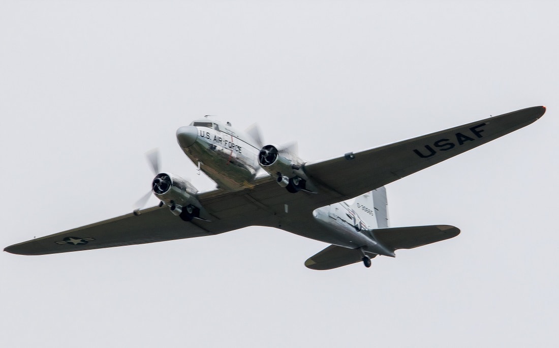 douglas_dc-3_04.jpg