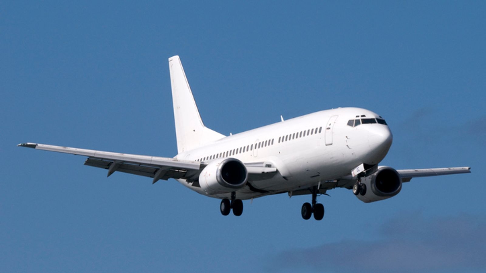 skynews-boeing-737-plane_5435020.jpg