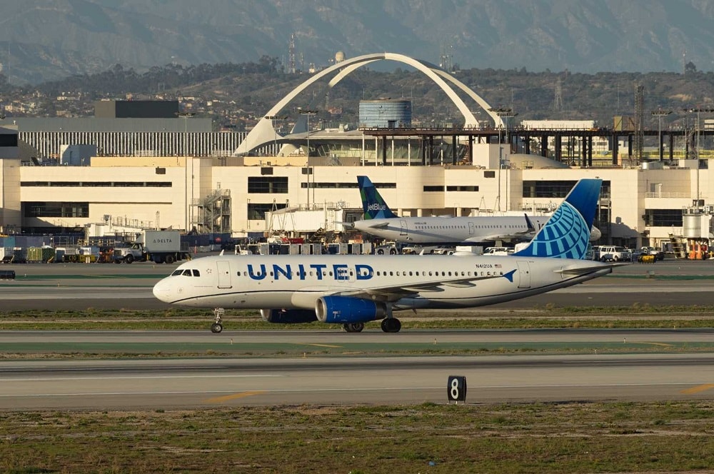united-airlines-air320-01.jpg