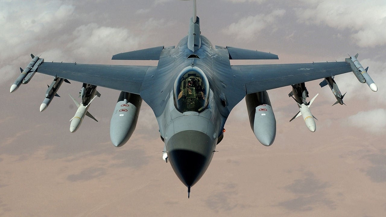 f-16-desert-storm-061325-wikimedia-170843.jpg