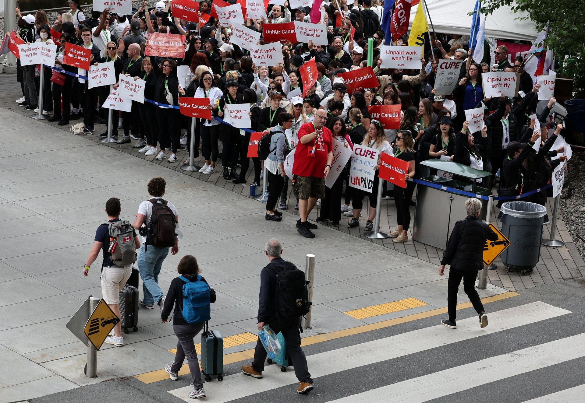 Air Canada flights grounded as flight attendants union defies return-to-work orders - ABC News