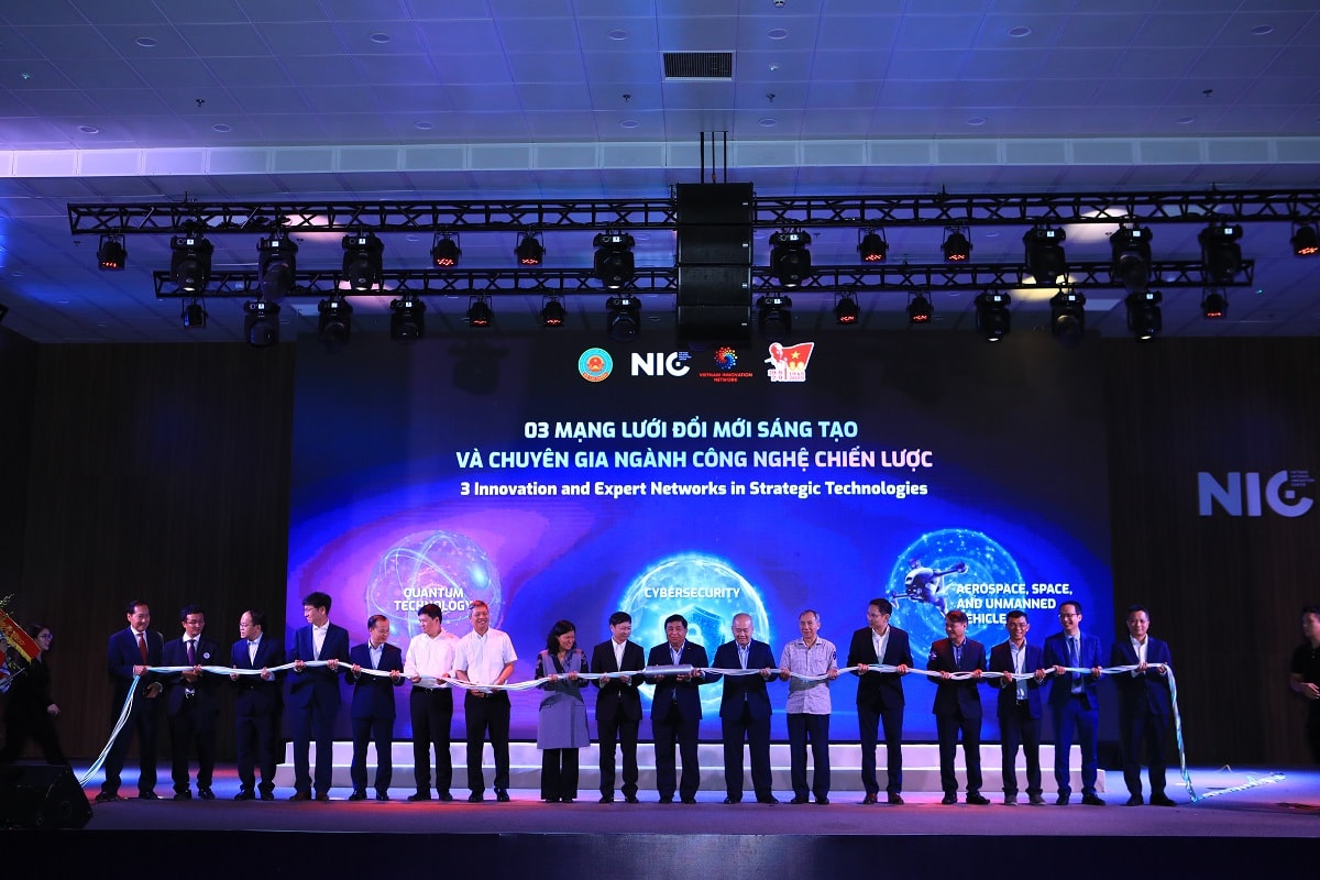 uav-viet-nam-3-mang-luoi-doi-moi-sang-tao-01.jpg