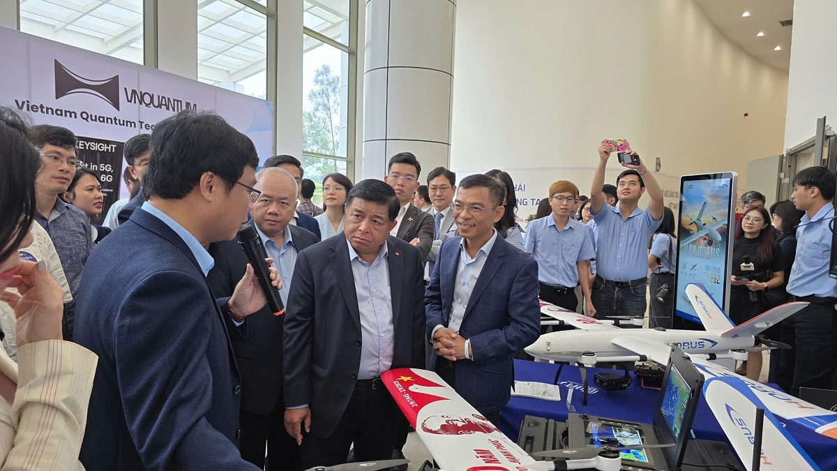 uav-viet-nam-3-mang-luoi-doi-moi-sang-tao-02.jpg