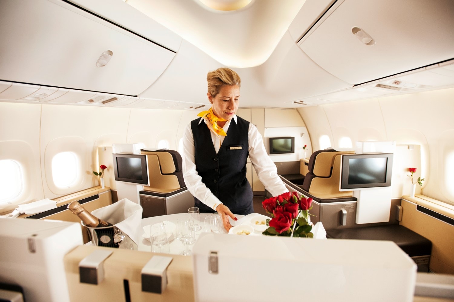 Why Lufthansa keeps first class but is reconsidering sandwich catering - Runway GirlRunway Girl