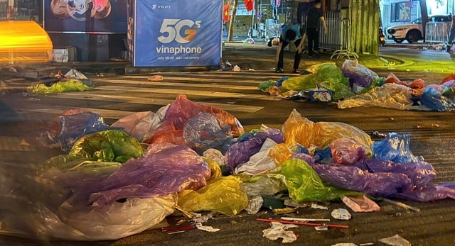 Rác thải xả ra bừa bãi ẢNH: CAHN