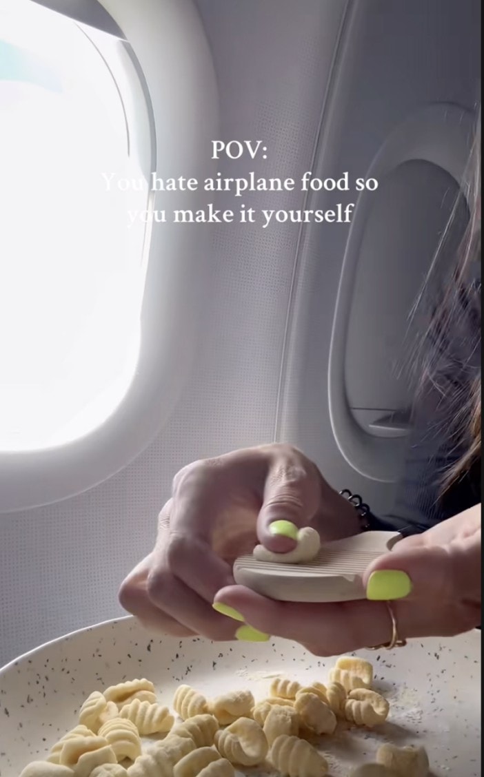 Woman makes own fresh pasta during her flight , , https://www.tiktok.com/@buonapastaclub/video/7546100763244678455?_r=1&%3B_t=ZN-8zT4G9qBRzS