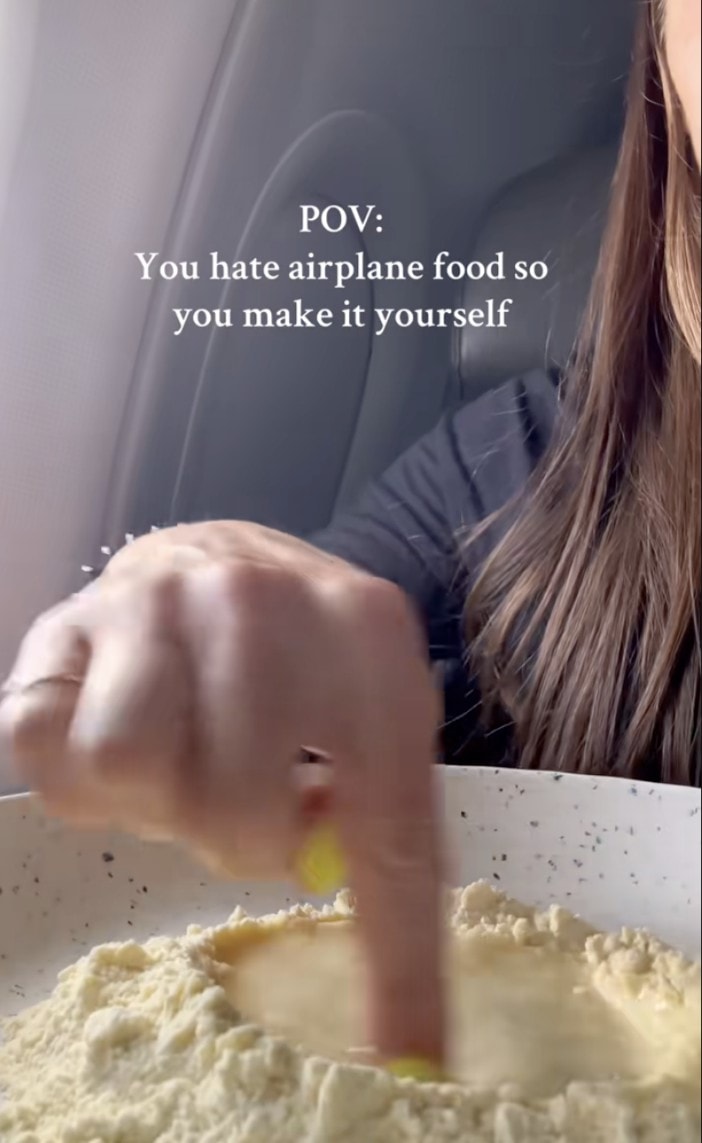 Woman makes own fresh pasta during her flight , , https://www.tiktok.com/@buonapastaclub/video/7546100763244678455?_r=1&%3B_t=ZN-8zT4G9qBRzS