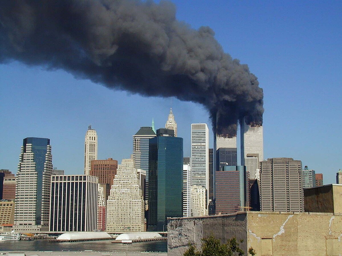 wtc_smoking_on_9-11.jpeg