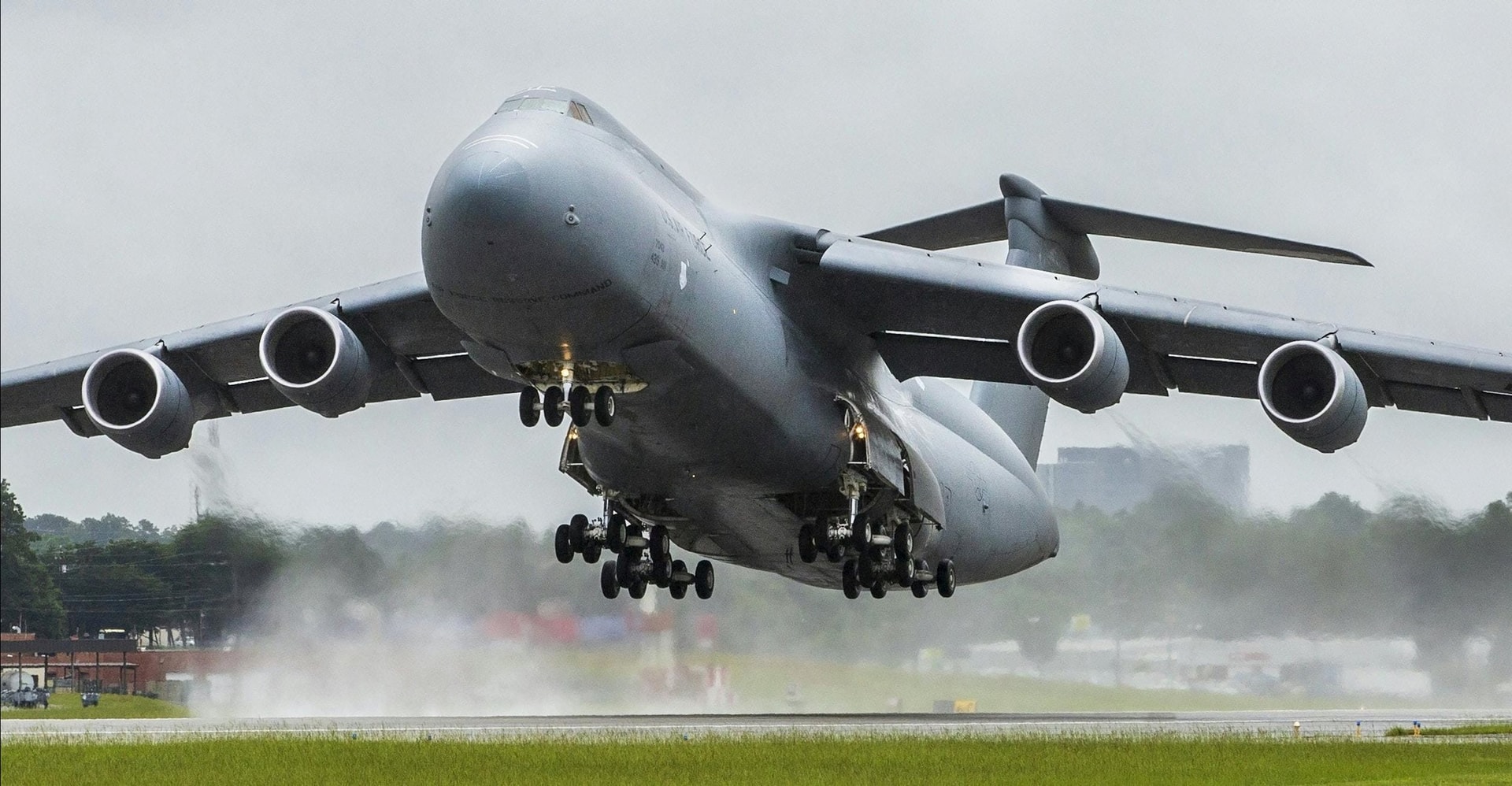 lockheed-c-5b-galaxy-04.jpg