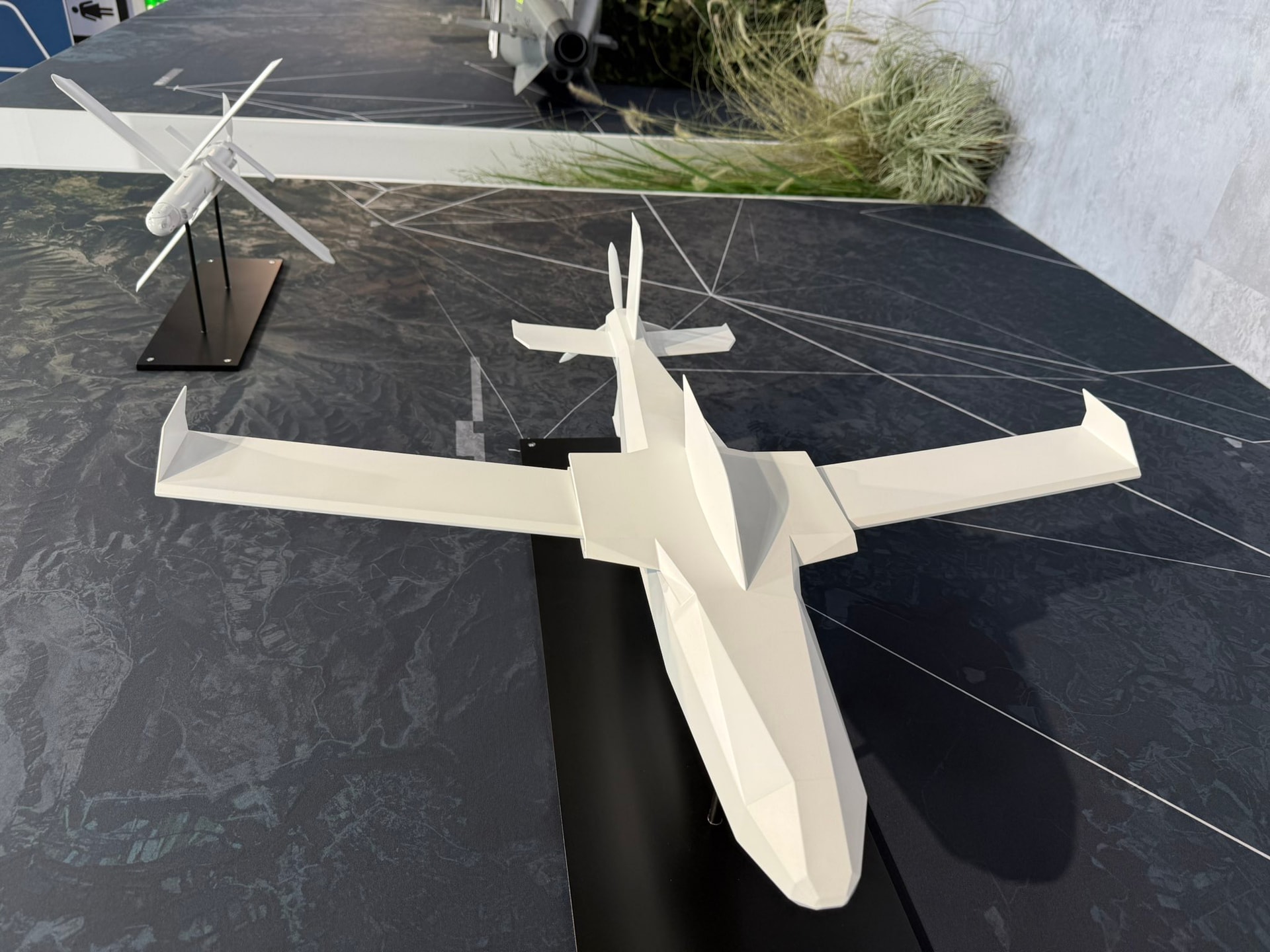 UAV tang hinh FV-014 4
