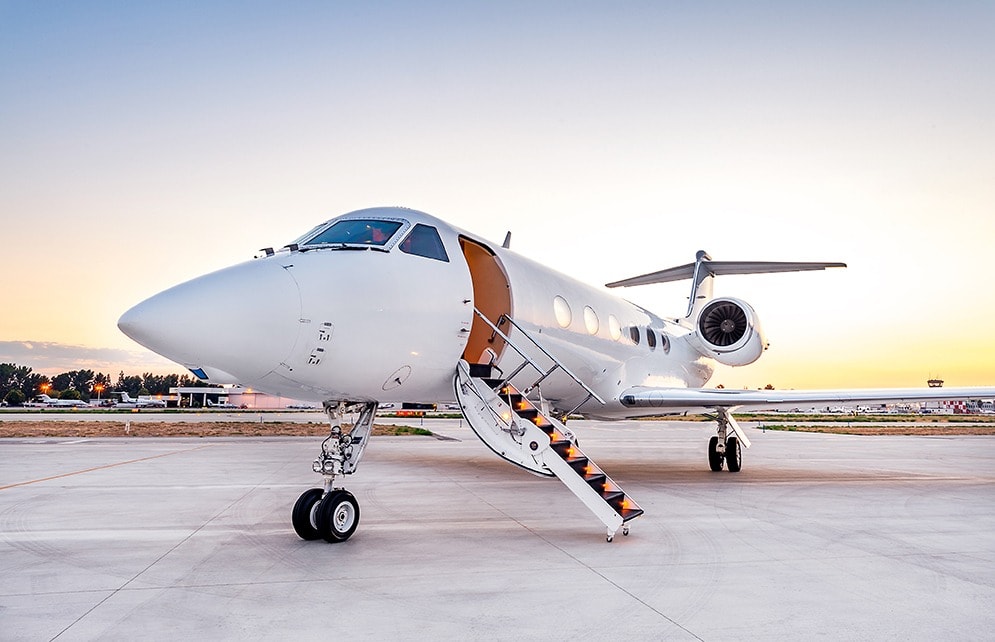 clay-lacy_n719sa_gulfstream_tjp.jpg