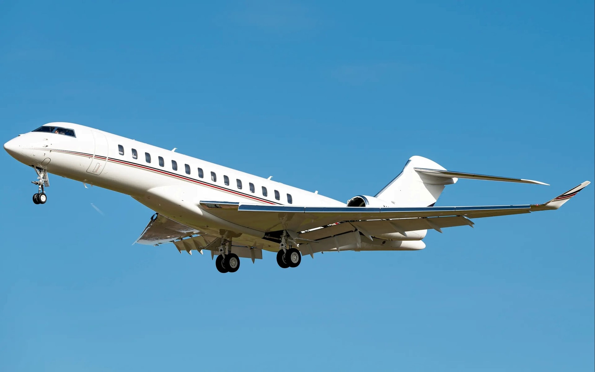 n182qs-global7500-120823.jpg