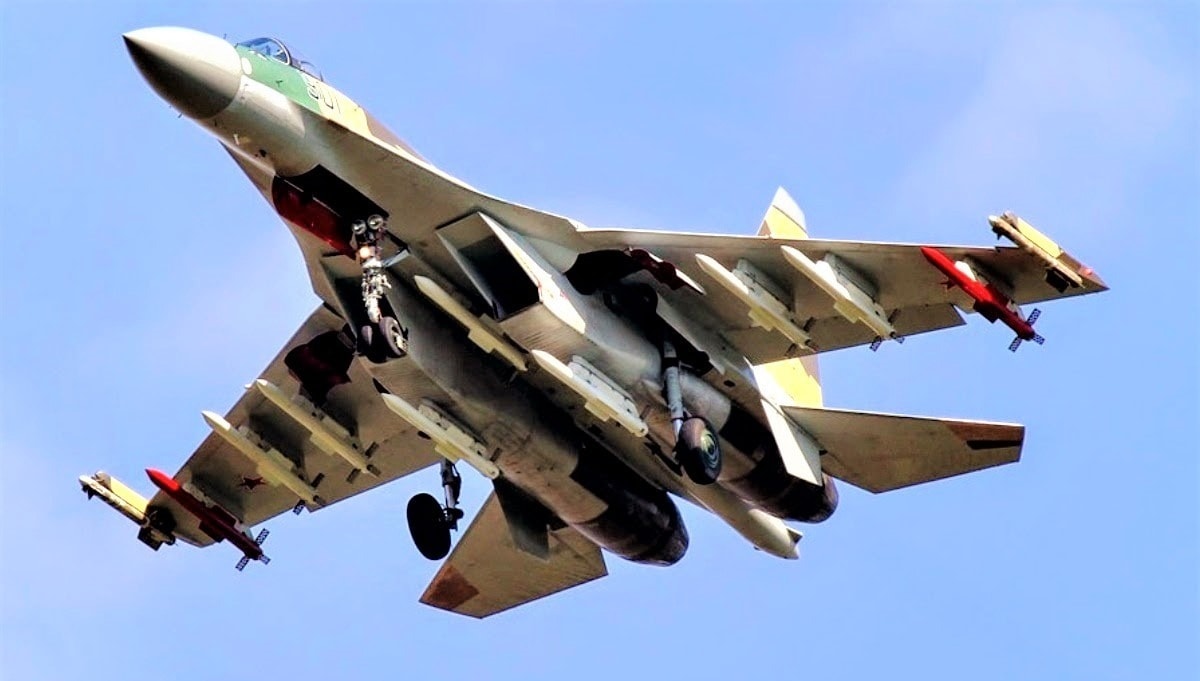 1 Sukhoi-Su-35-Flanker artileri