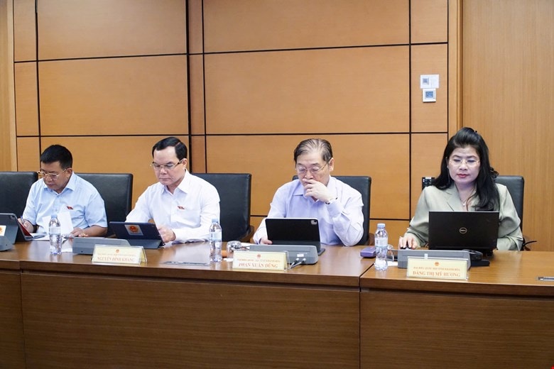 đại biểu họp tại tổ