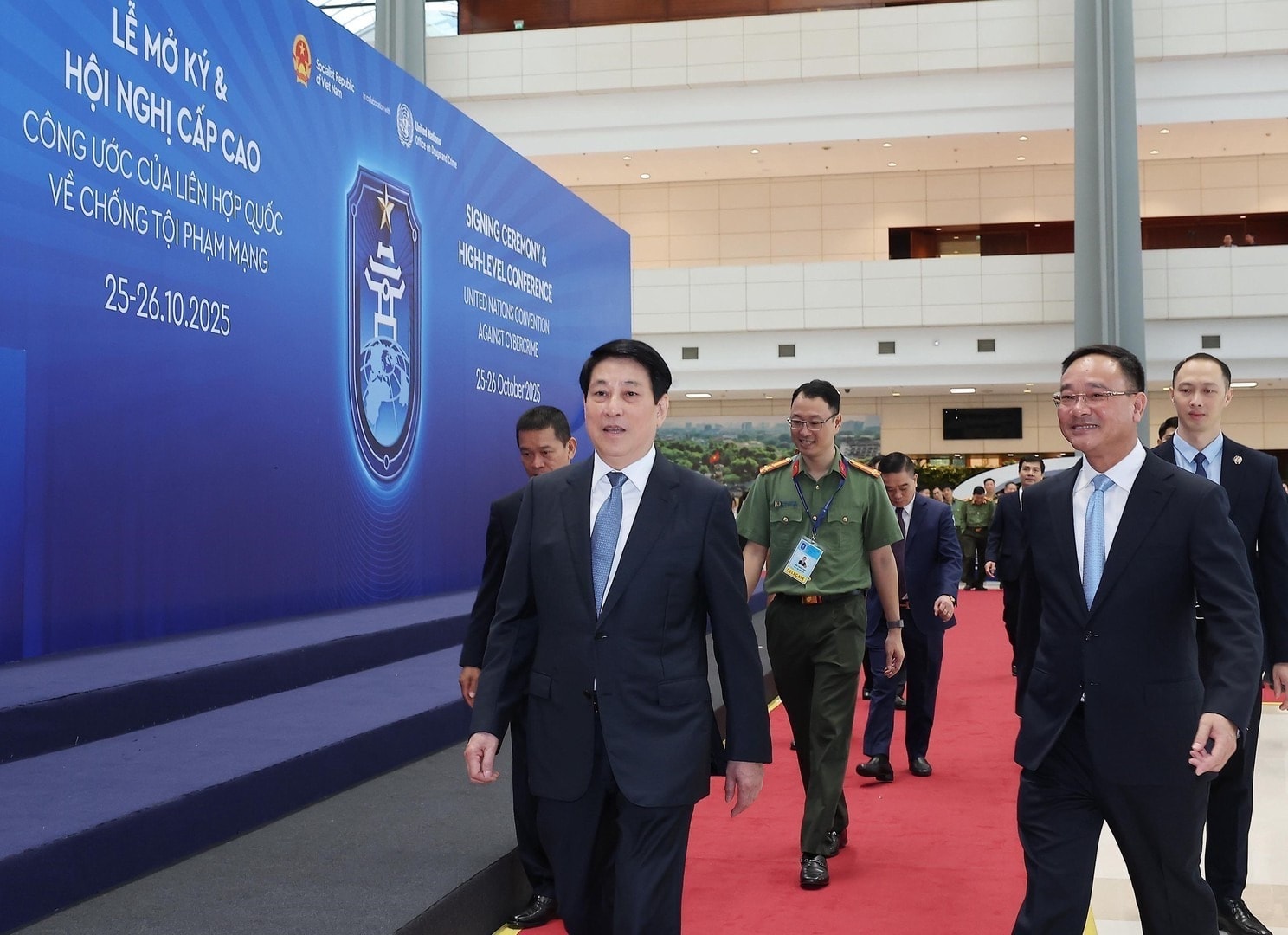 cong-uoc-ha-noi-01.jpg