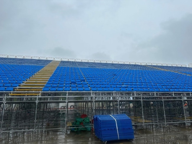 Còn 1 tuần đến concert G-Dragon ở Hà Nội: Sân khấu sắp thành hình, âm thanh ánh sáng được lắp đặt hoành tráng!- Ảnh 7.