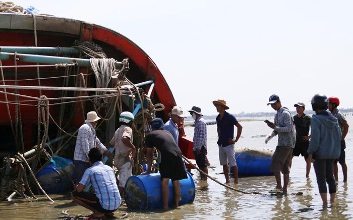  Chi phí lai dắt, trục vớt 1 tàu cá có thể lên đến hơn 100 triệu đồng 