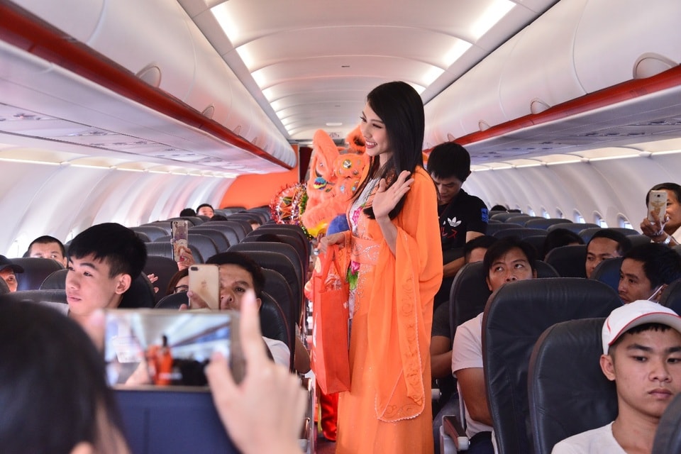 Trên chuyến bay ngoài hành khách Việt Nam, còn có nhiều khách quốc tế khác. Đây là một cơ hội đặc biệt để Jetstar Pacific giới thiệu nét văn hóa độc đáo của Việt Nam đến với du khách quốc tế.