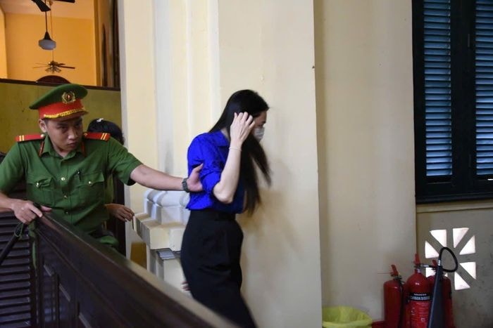 Hoa hậu Thùy Tiên bị đề nghị mức án hơn 2 năm tù.