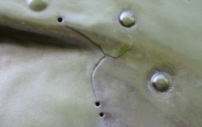 Vết nứt mỏi nếu không được phát hiện có thể âm thầm phát triển và gây hậu quả nghiêm trọng cho máy bay.