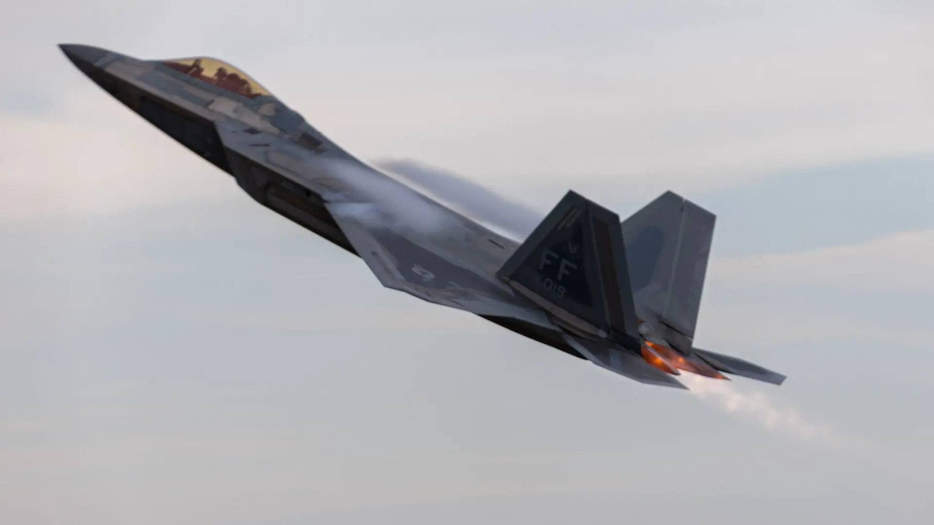 F-22 Raptors 2