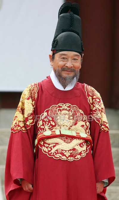 이순재, 정치권에 '거침없이 하이킥'|동아일보