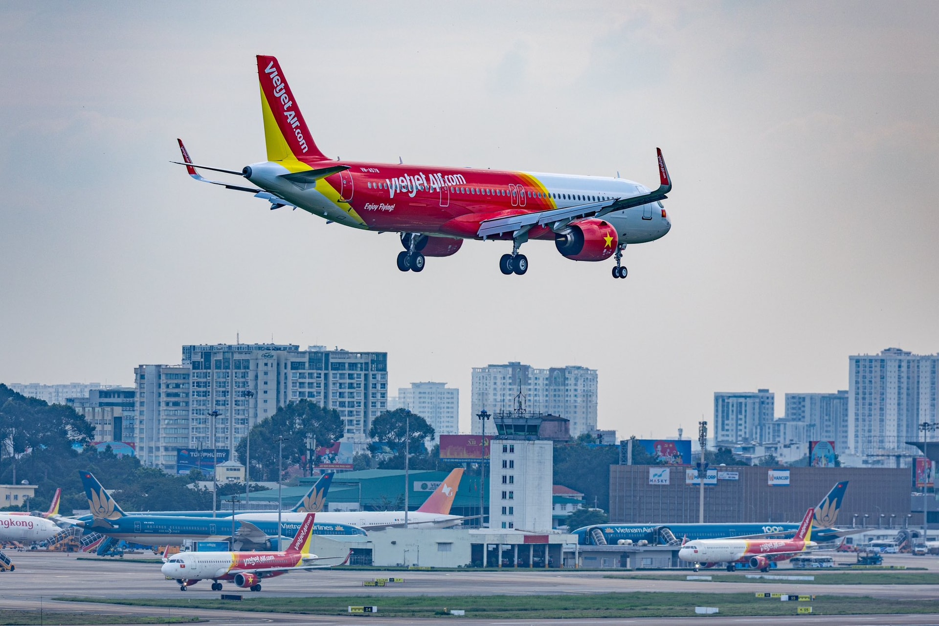 Tỷ lệ sử dụng slot của Vietjet tại Tân Sơn Nhất chỉ đạt 88,7%. Ảnh: Lưu Ngọc Tuấn.