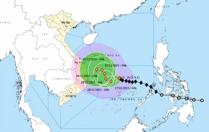 Bản đồ dự báo đường đi, khu vực ảnh hưởng của bão số 15 Koto. (Nguồn: NCHMF)