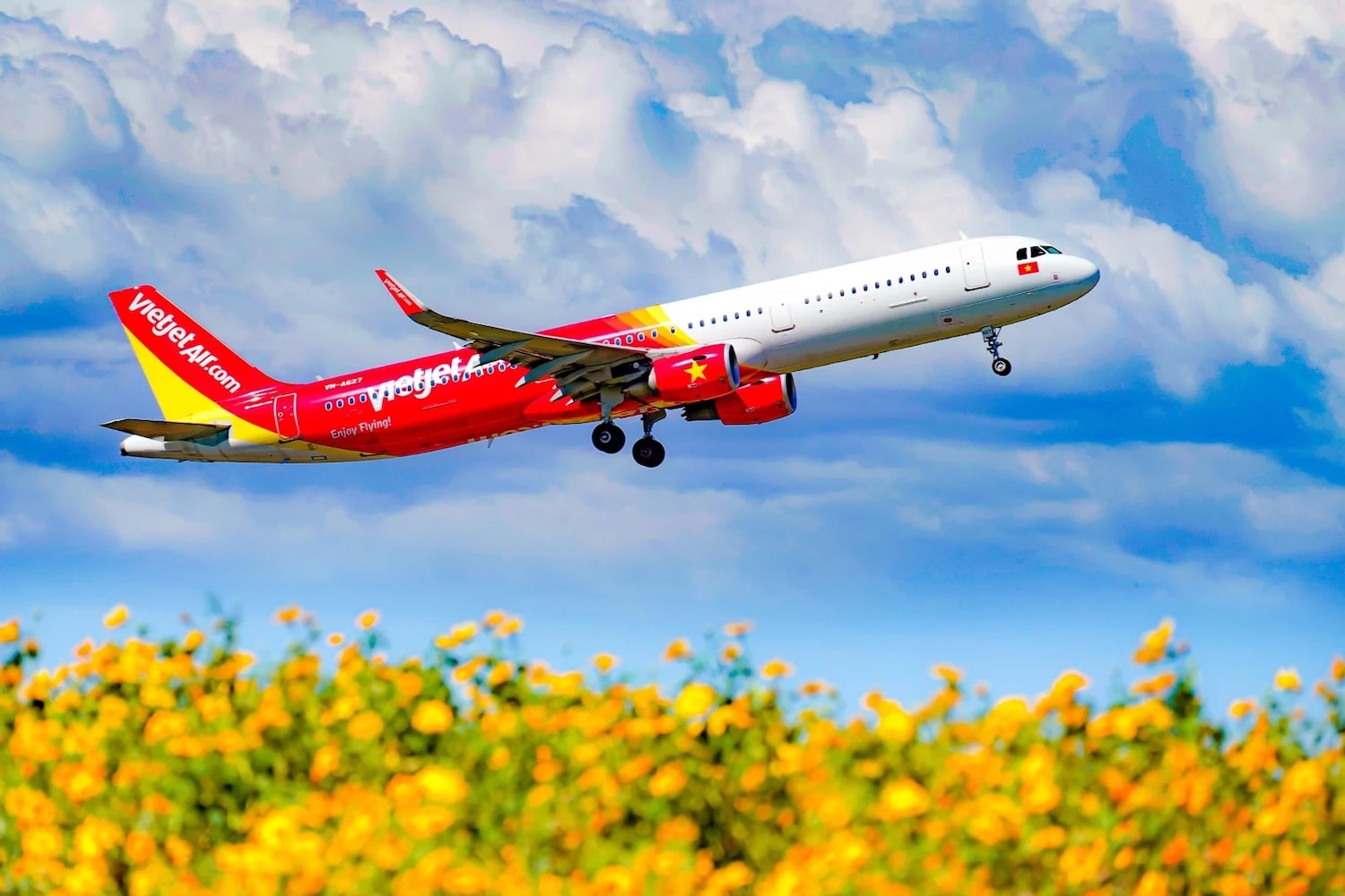 Đặt vé máy bay Tết 2025: Giá, Ưu đãi và Cách săn vé rẻ | Vietjet Air