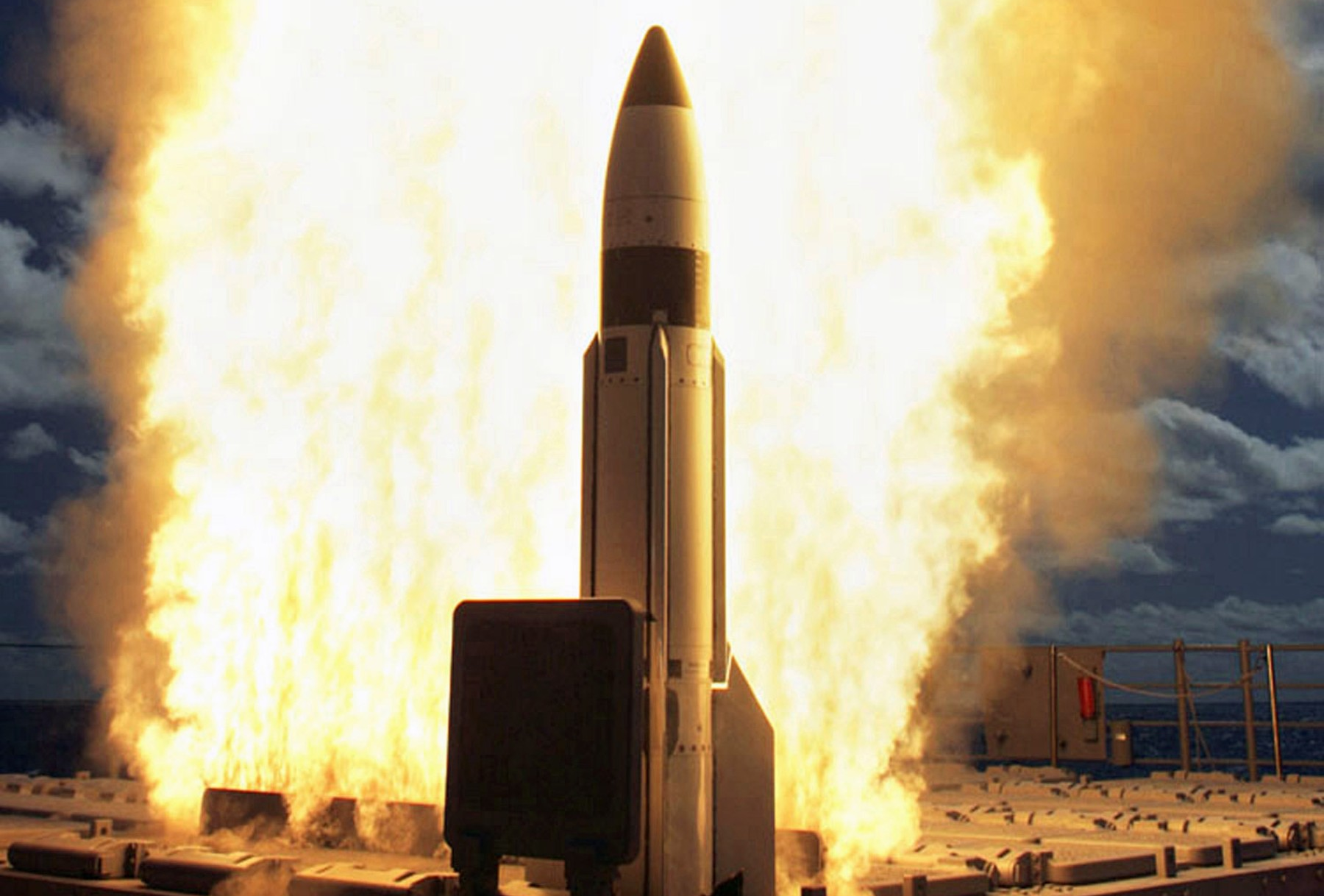 Mỹ chế tạo ống phóng tên lửa tối tân: Phản ứng nhanh, gấp 4 hỏa lực 