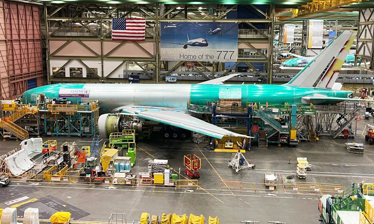 Bên trong nhà máy sản xuất máy bay lớn nhất của Boeing